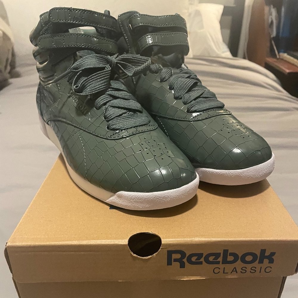 NWT Reebok F/S Hi Crackle in Chalk Green/Teal/White - Green High Tops, Croc